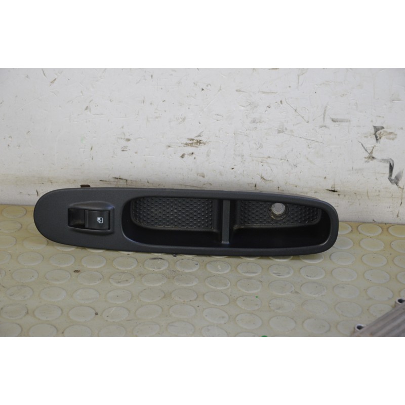 Pulsantiera alzavetro ant dx Fiat Grande Punto dal 2005 al 2018 cod 735500049  1727085709480