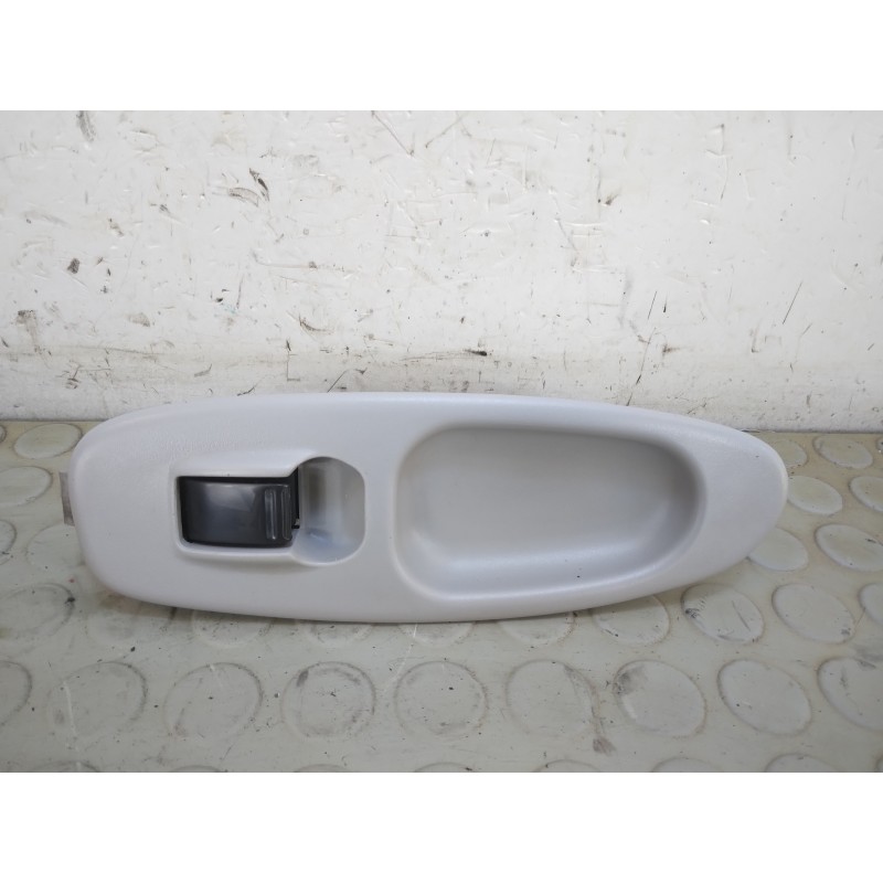 Pulsantiera alzavetro ant dx Nissan Almera Tino dal 1998 al 2006  1730304593029