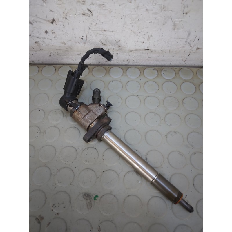 Iniettore Citroen C4 Picasso 2.0 Hdi dal 2006 al 2013 cod 9658194180  1731423530346
