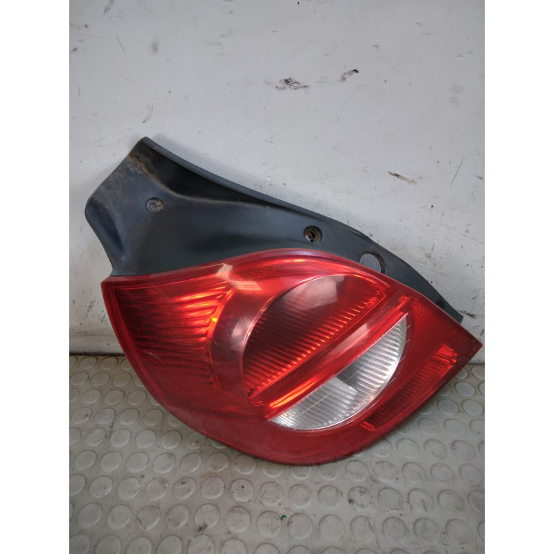 Fanale fanalino stop post sx Renault Clio III serie dal 2005 al 2013 cod 8200459962  1734000123801