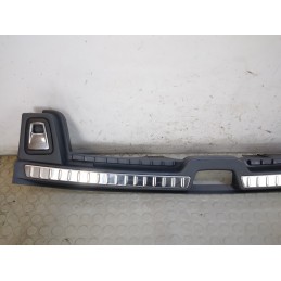 Battivaligia rivestimento serratura portellone post Volvo V90 Cross Country dal 2016 al 2020 cod 39840924  1736955333175