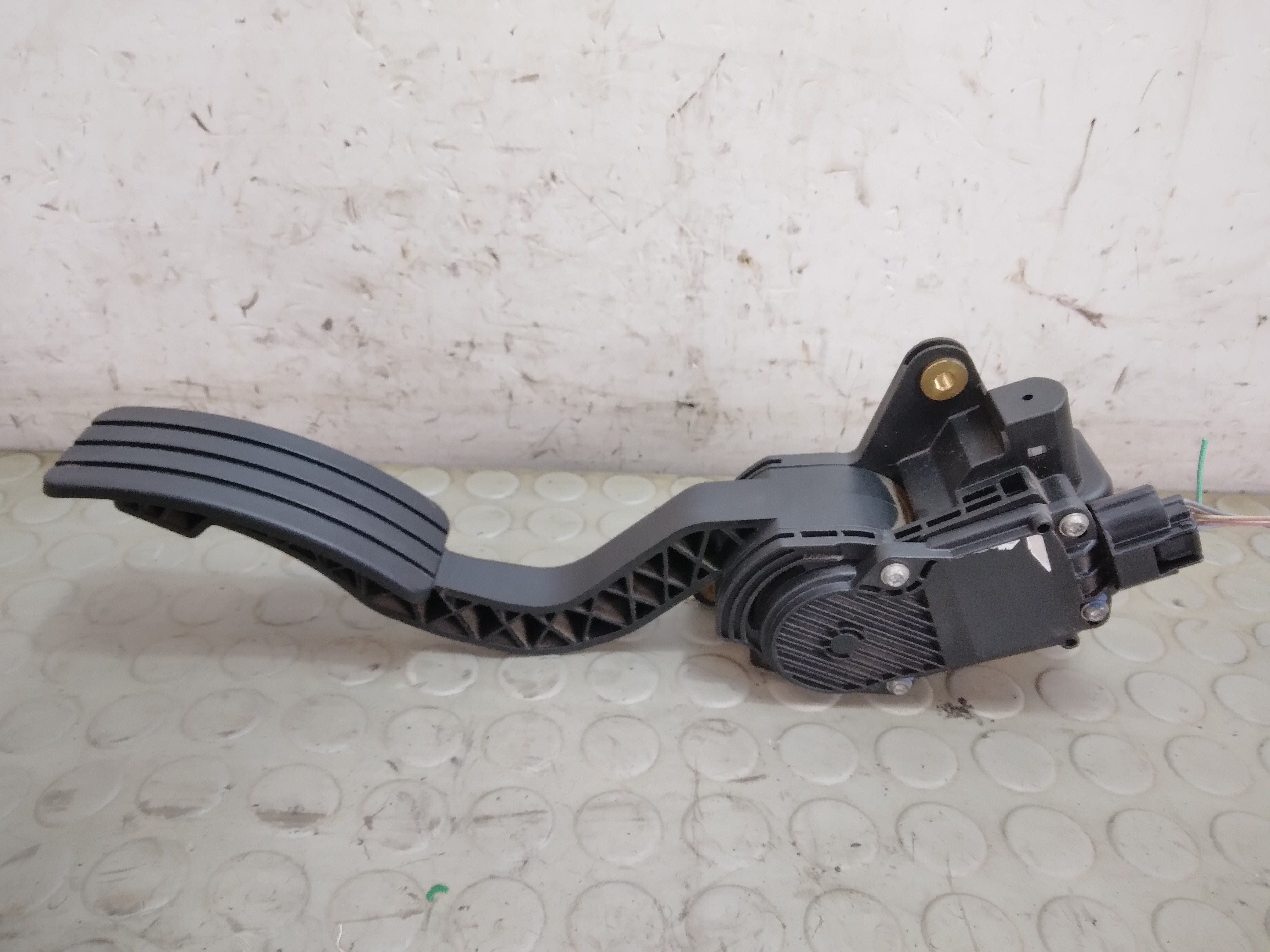 21532 Pedale acceleratore Renault Laguna III serie dal 2007 al 2015 cod 18005000