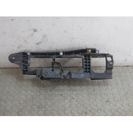 Staffa supporto interno fanalino post sx Nissan Cube Z12 dal 2008 al 2014 cod 85043-1fa0a  1743670191010