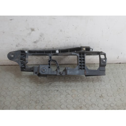 Staffa supporto interno fanalino post sx Nissan Cube Z12 dal 2008 al 2014 cod 85043-1fa0a  1743670191010