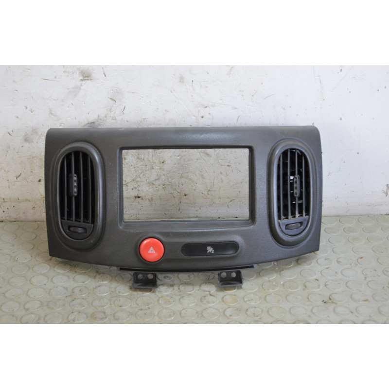 Mascherina rivestimento autoradio con bocchette area Nissan Cube Z12 dal 2008 al 2014 cod 00216  1743689042815