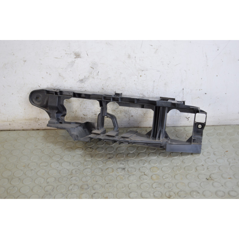 Staffa supporto interno fanalino post dx Nissan Cube Z12 dal 2008 al 2014  1743689696872