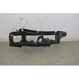 Staffa supporto interno fanalino post dx Nissan Cube Z12 dal 2008 al 2014  1743689696872