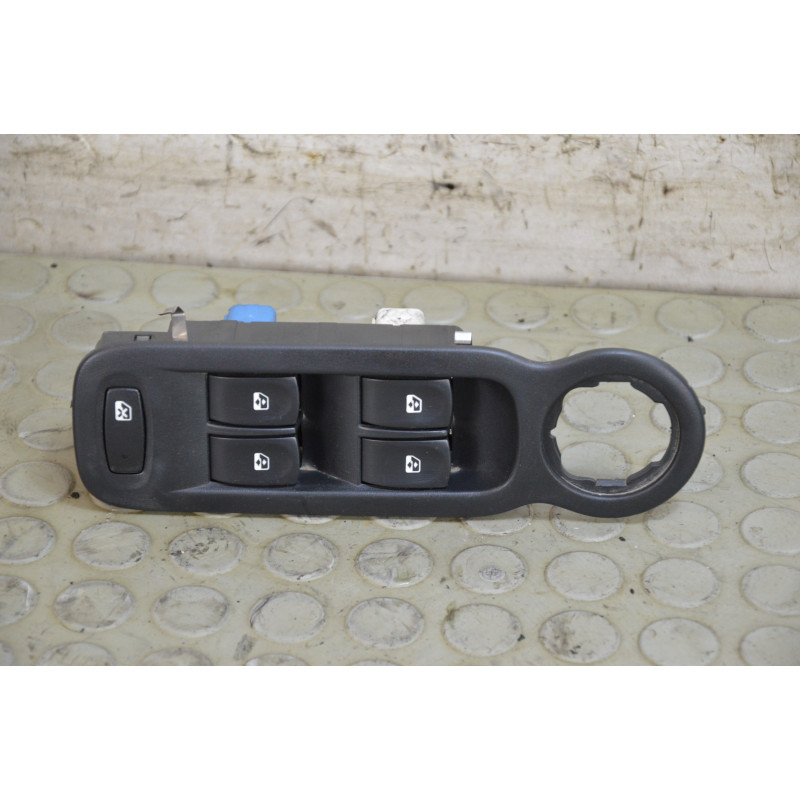 Pulsantiera alzavetro ant sx Renault Modus dal 2004 al 2013 cod 8200379694  1746542105474