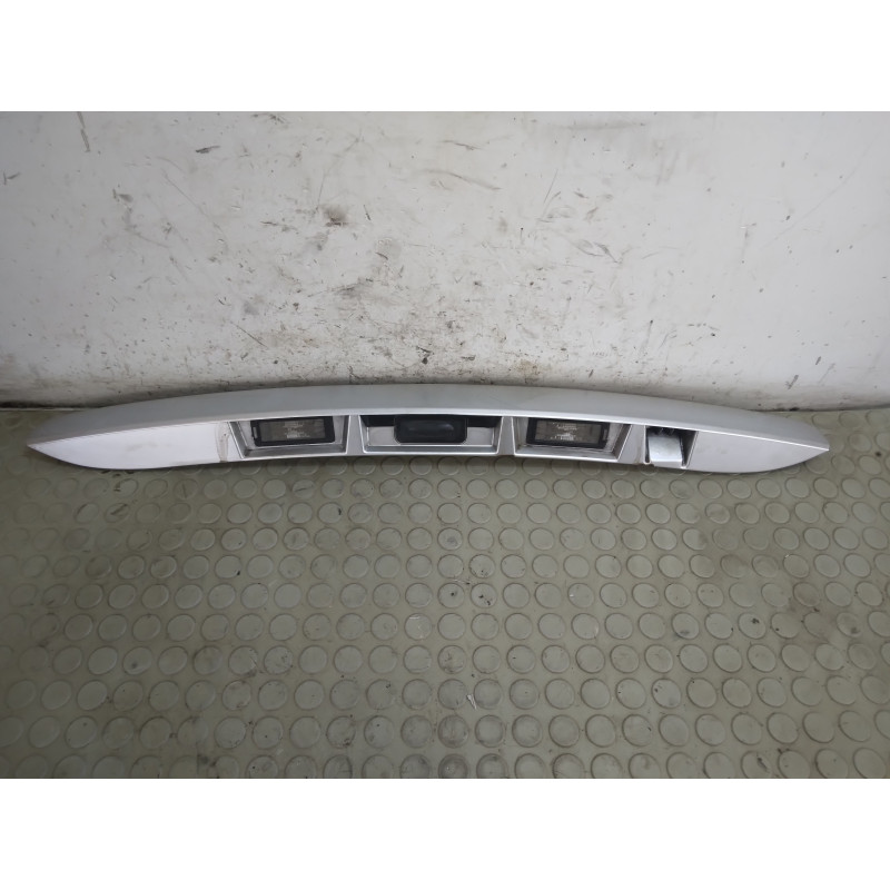 Modanatura maniglia portellone posteriore Renault Scenic XMod III serie dal 2009 al 2016 cod 848100006r  1746621120053
