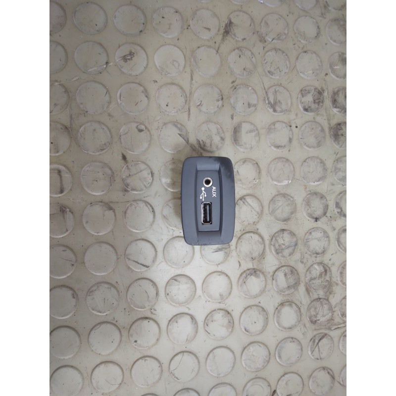 Presa aux presa usb Renault Scenic XMod III serie dal 2009 al 2016 cod 280230006r  1747052354963