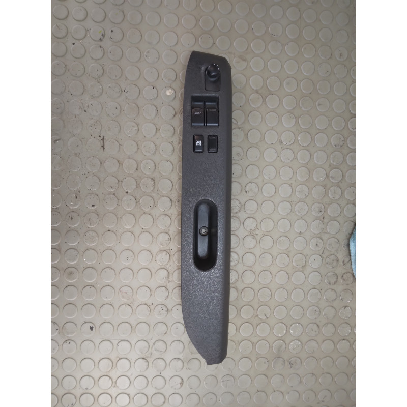 Pulsantiera alzavetro ant sx Suzuki Splash dal 2008 al 2015 cod 83722-51k70  1748005510245