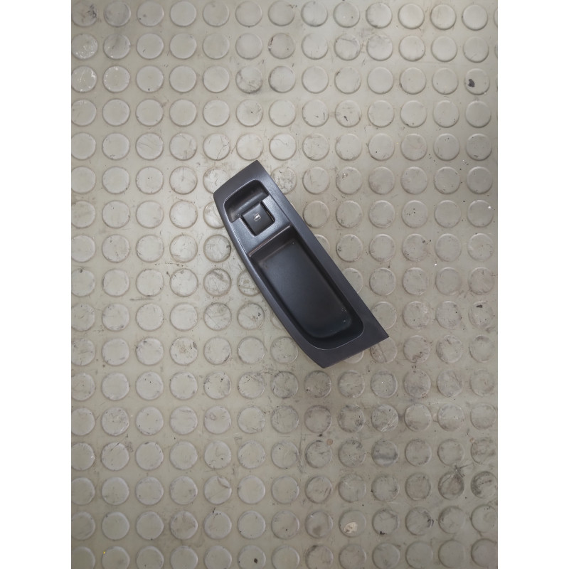 Pulsantiera alzavetro ant dx Vw Fox dal 2005 al 2011 cod 5z0867172  1748334430474