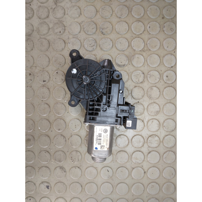 Motorino alzavetro ant dx Vw Polo 9N IV serie dal 2005 al 2009 cod 6q2959801E  1748944651030
