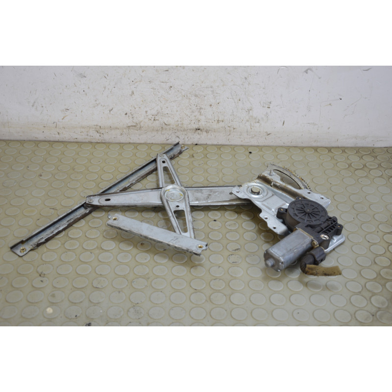 Motorino alzavetro ant dx Toyota Yaris dal 1999 al 2005 cod 0130822017  1749565983043