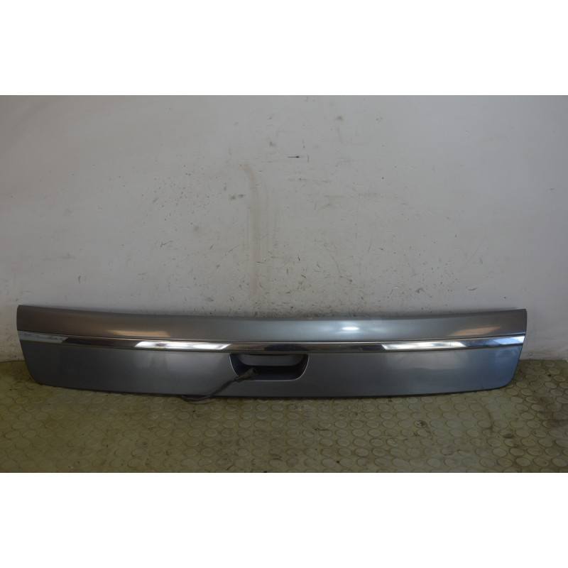 Modanatura maniglia inferiore portellone posteriore Lancia Musa dal 2007 al 2011 cod 735435472  1749716718241
