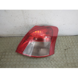Fanale fanalino stop post dx Toyota Yaris II serie dal 2005 al 2012 cod 815510D251  1750146564292