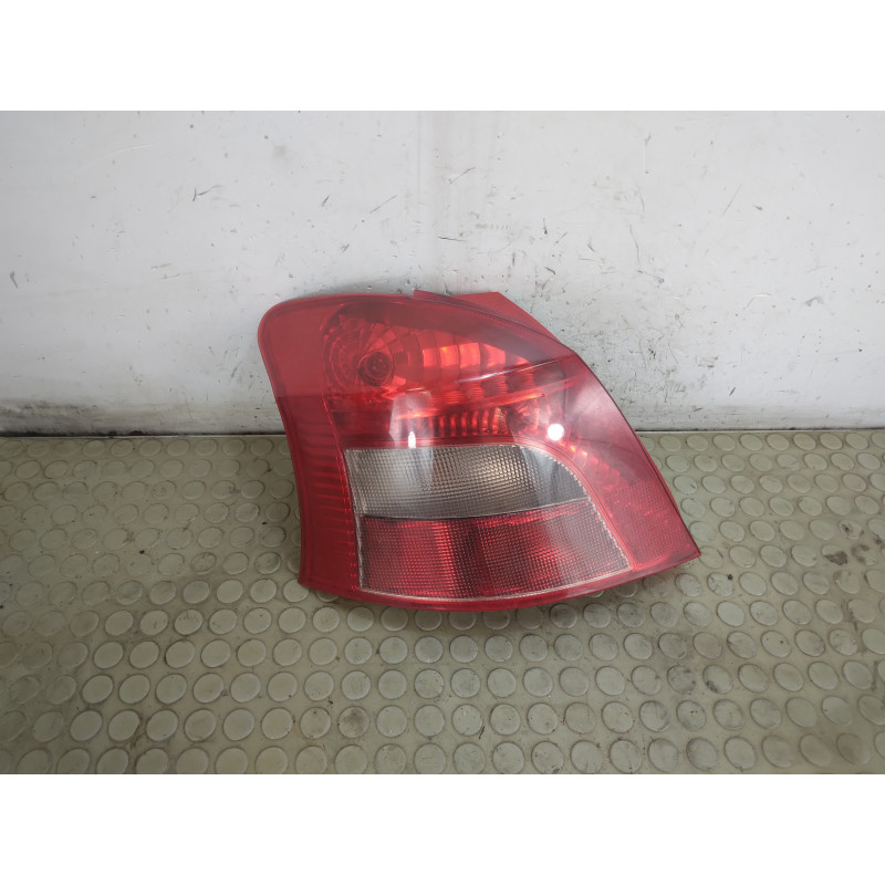 Fanale fanalino stop post sx Toyota Yaris II serie dal 2005 al 2012 cod 815610D250  1750146957940