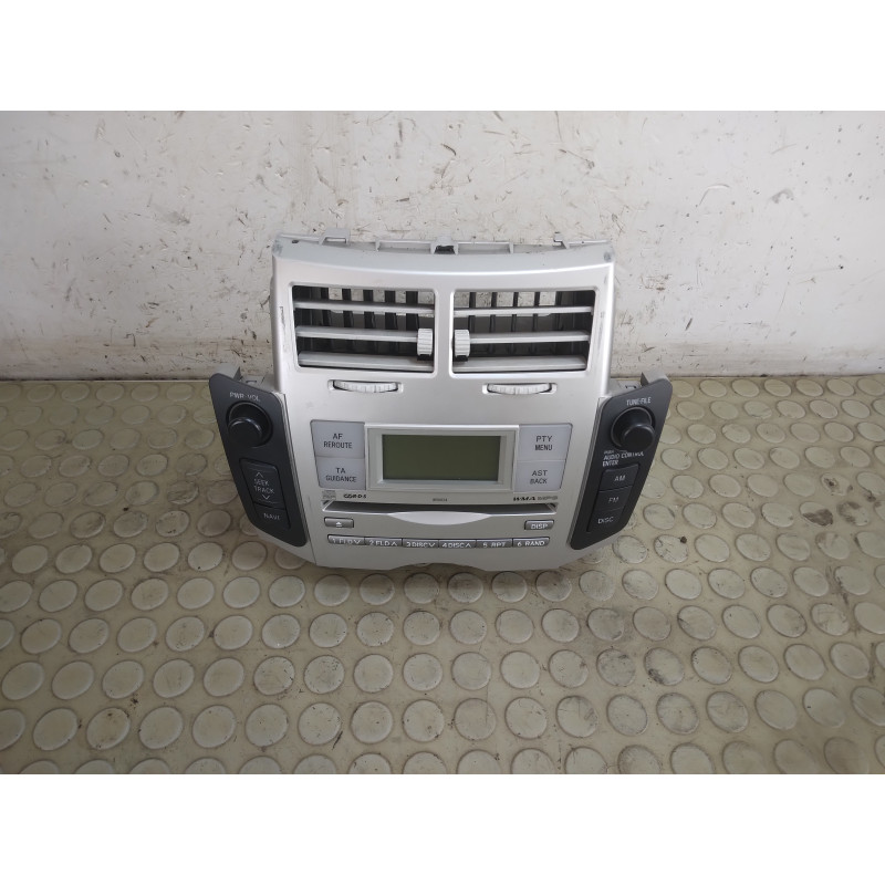 Stereo autoradio lettore CD Toyota Yaris II serie dal 2005 al 2012 cod 86120-0d210  1750153597030