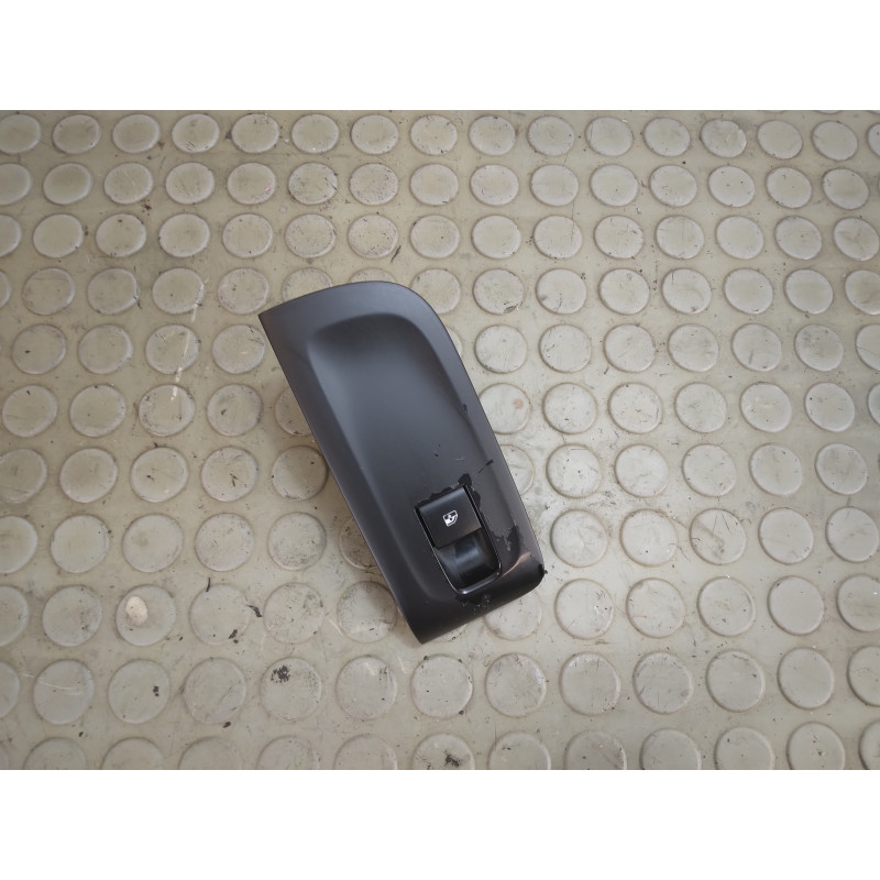 Pulsantiera alzavetro ant dx Opel Zafira Tourer C dal 2011 al 2016 cod 13305978  1750684853957