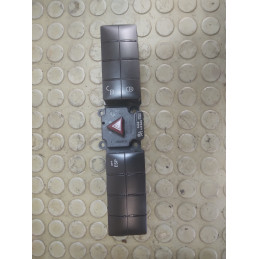 Pulsanti ed interruttori quattro frecce chiusura portiere Mercedes Classe C w203 sw dal 2005 al 2007 cod 2038702510  17516346...