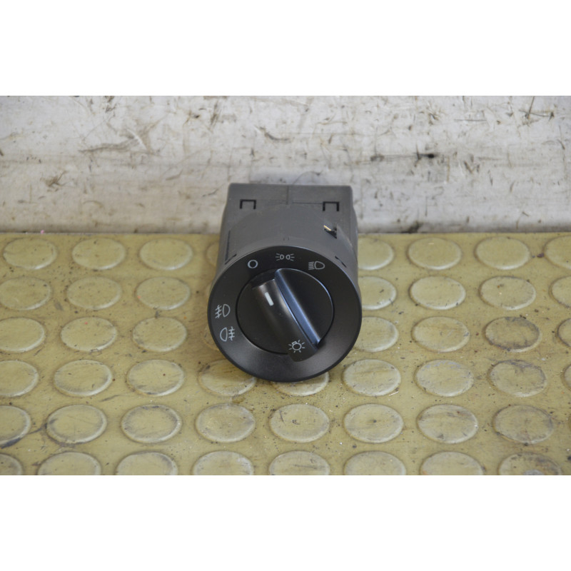 Interruttore comando regolazione luci fari Vw Polo 9N3 dal 2005 al 2009 cod 6Q0941531N20H  1752740905037
