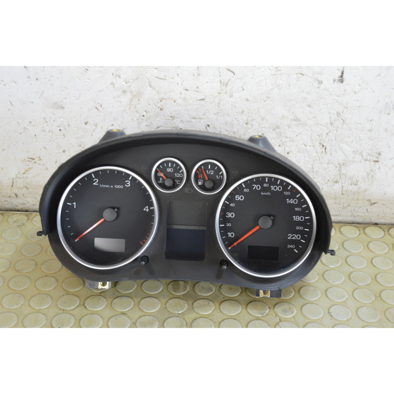 Contachilometri quadro strumenti Audi A2 dal 2000 al 2006 cod 8z0920900t  1753441174371