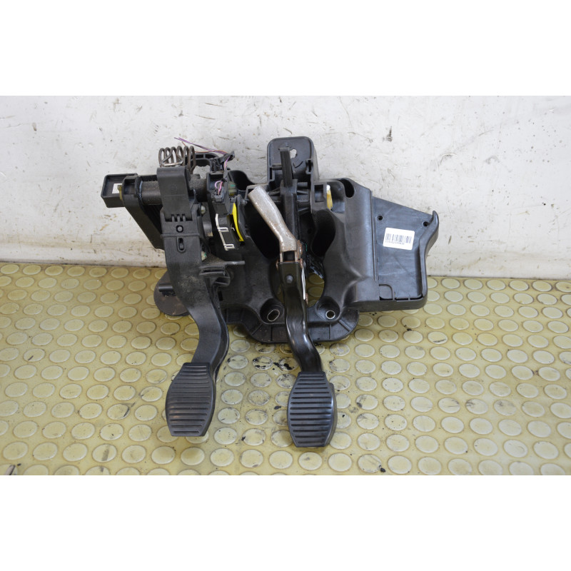 Pedaliera pedale freno frizione Fiat 500L dal 2012 al 2018 cod 00519445140  1756817371442