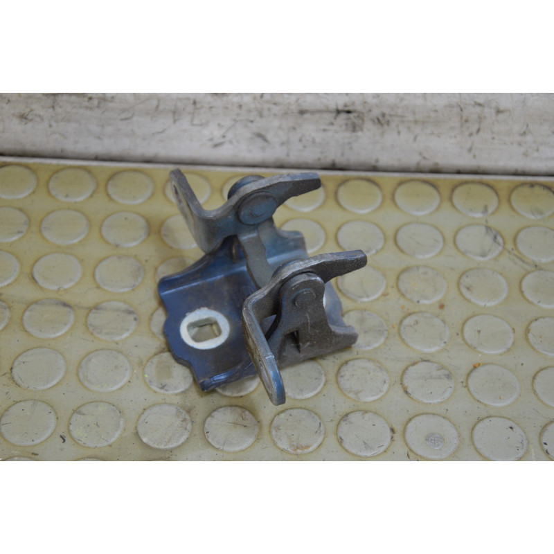Cerniera sportello inferiore post sx Opel Meriva B dal 2010 al 2017 cod 13280712  1758544929811