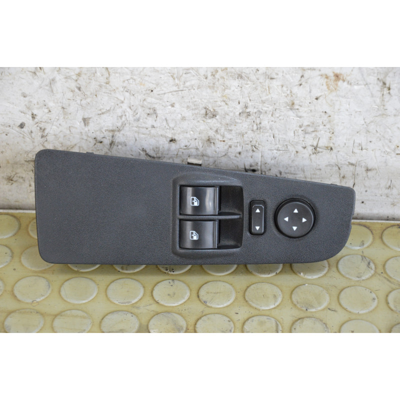 Pulsantiera alzavetro ant sx Fiat Grande Punto dal 2005 al 2008 cod 735423371  1758809530738