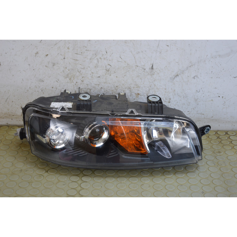 Faro fanale proiettore ant dx Fiat Punto 188 dal 1999 al 2003 cod 46522724  1759218013102