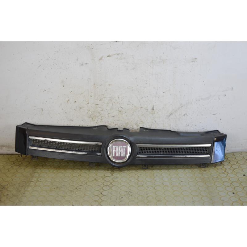 Mascherina griglia presa d aria ant Fiat Panda 169 dal 2003 al 2011 cod 735353899  1759221979471