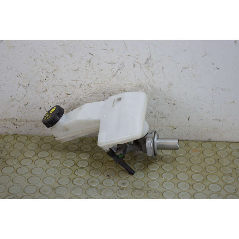 Pompa freni con vaschetta Peugeot 2008 dal 2019 al 2024 cod 1643581380  1765797095019