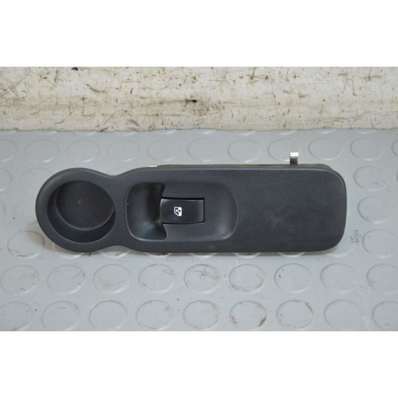 Pulsantiera alzavetro ant dx Renault Modus dal 2004 al 2008 cod 8200214936  1767112067183