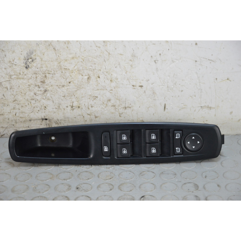 Pulsantiera alzavetro ant sx Renault Megane Sportour dal 2008 al 2015 cod 809610006R  1770131581905