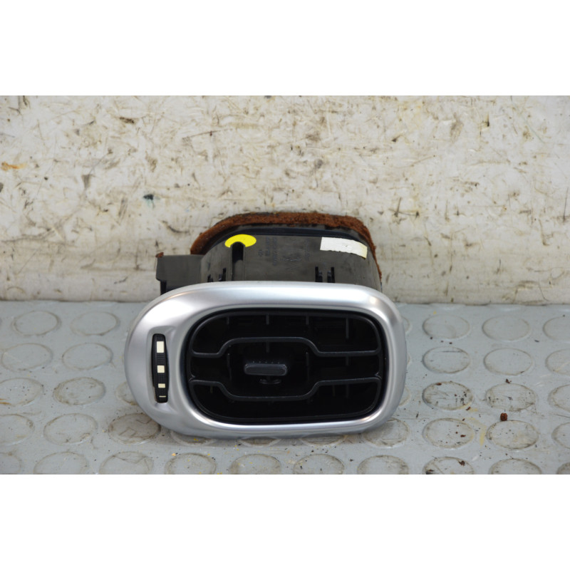 Bocchetta aria areazione esterna dx Citroen C3 Picasso dal 2008 al 2012 cod 9682570377  1770285966412