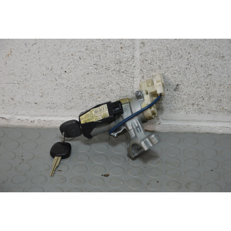 Blocchetto accensione con chiave Toyota Yaris dal 1999 al 2005 cod 452800D010  1770998630808