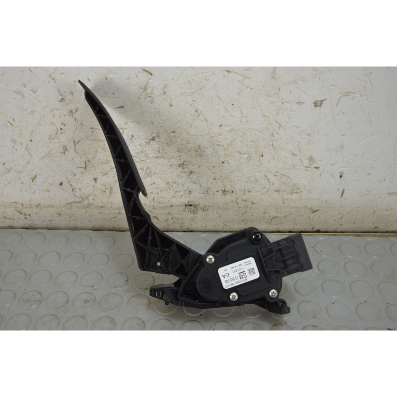 Pedale acceleratore Opel Astra J dal 2009 al 2013 cod 13252702  1774537928968