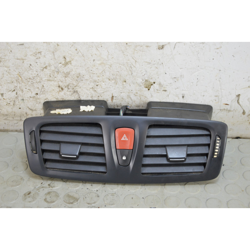 Bocchetta aria areazione centrale Renault Megane dal 2008 al 2015 cod 682600016R  1780325755524