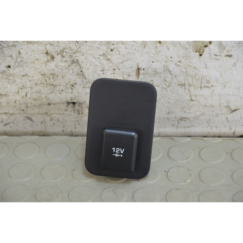 Presa 12 volts accendisigari Land Rover Range Rover Evoque dal 2018 al 2025 cod K8D2-C8A254-BBW  1781872242697