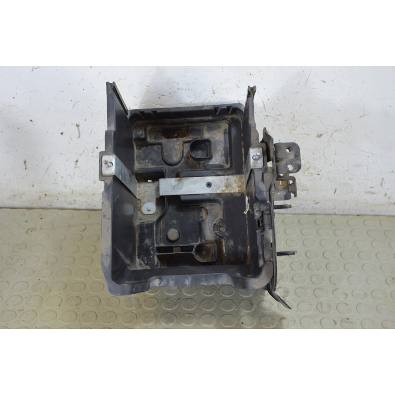 Scatola cassetta portabatteria Ford Fiesta VI dal 2012 al 2017 cod c1bt-10723-ab  1783692516194