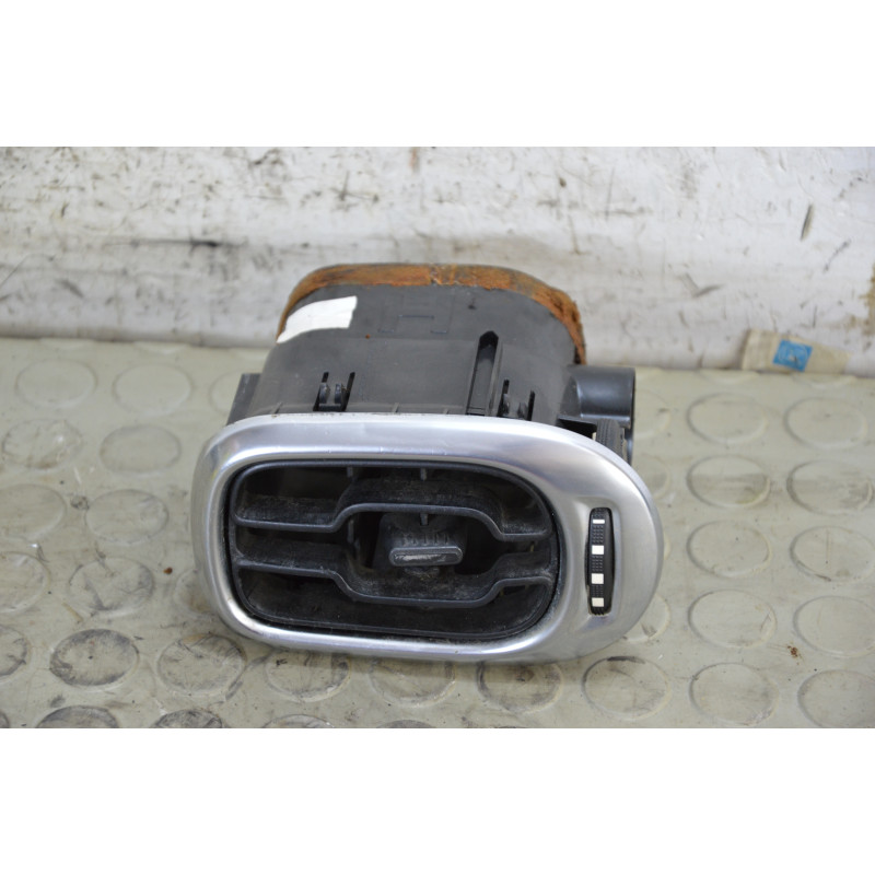Bocchetta aria aerazione cruscotto sx Citroën C3 Picasso dal 2008 al 2015 cod 9682570377  1785245169154