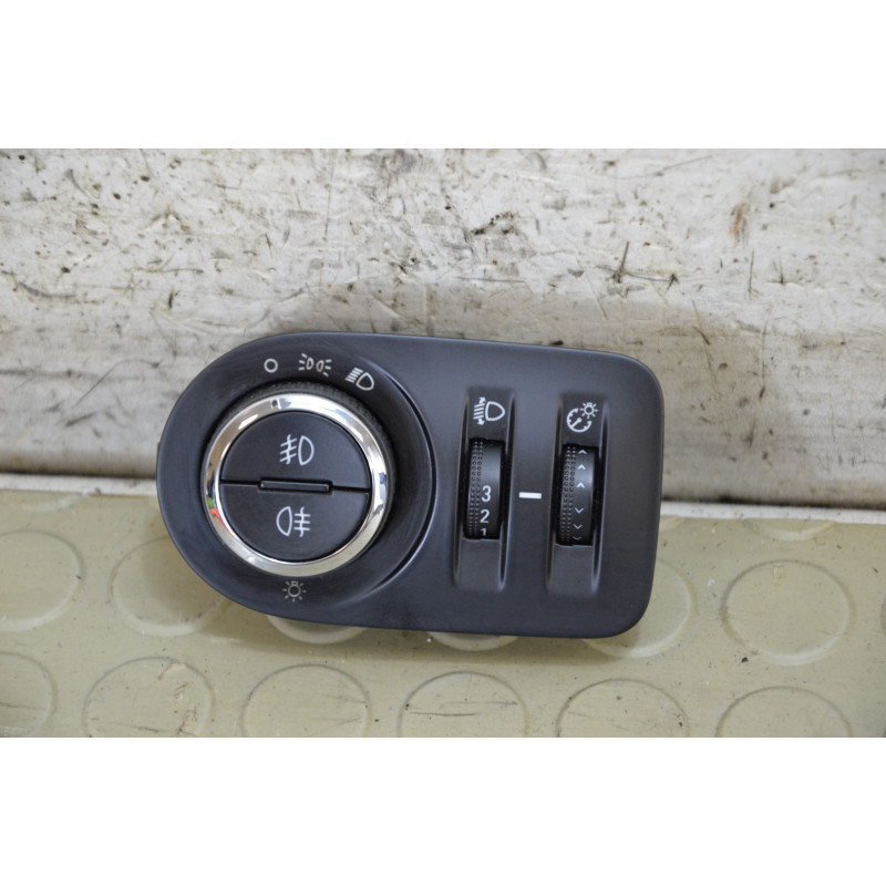 Pulsantiera regolazione luci fari Opel Corsa D dal 2011 al 2014 cod 13310331  1787928383871
