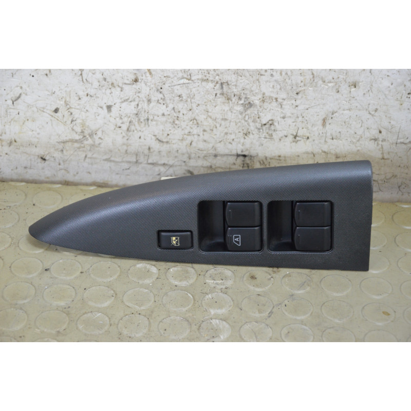Pulsantiera alzavetro ant sx Nissan Note dal 2006 al 2013 cod 254019U11A  1789050840277