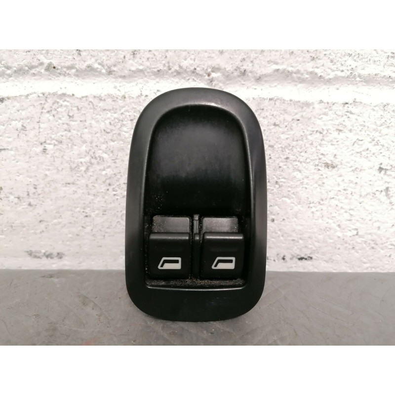PULSANTIERA ALZAVETRI ALZACRISTALLI PEUGEOT 206 DEL 2005  2400000065005