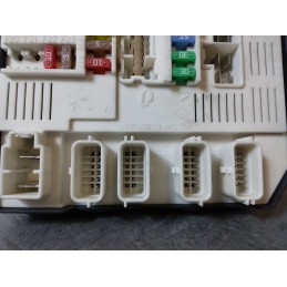 SCATOLA FUSIBILI RENAULT LAGUNA DEL 2009  2400000068389