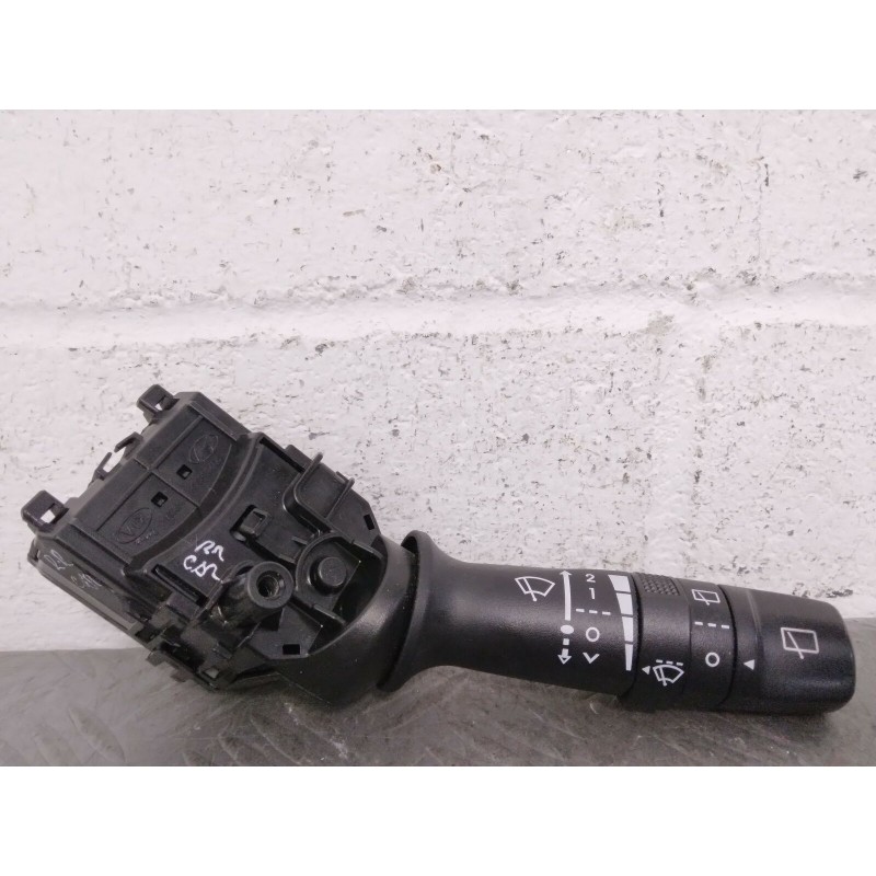 LEVA TERGICRISTALLO DX. KIA RIO DEL 2014 COD. 202008910  2400000073826