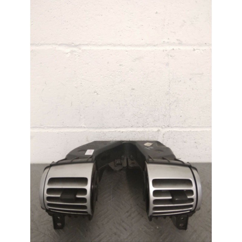 BOCCHETTE ARIA AREAZIONE CENTR. SMART FORTWO W451 DEL 2007 COD. A4518300254  2400000074403