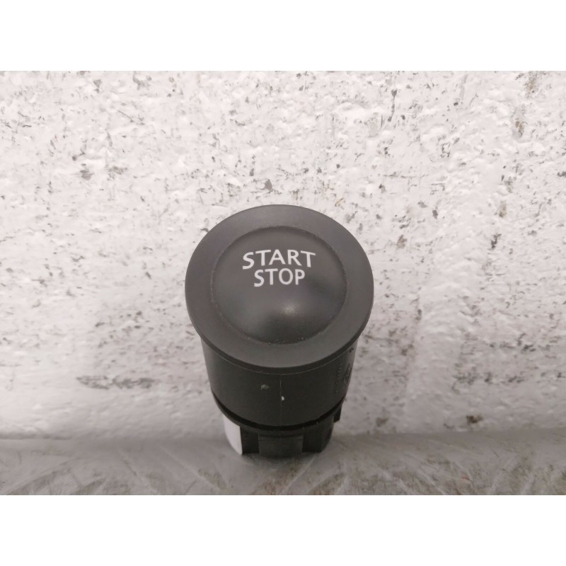 PULSANTE COMANDO ACCENSIONE START STOP RENAULT MEGANE DEL 2005 COD. 107838  2400000077060