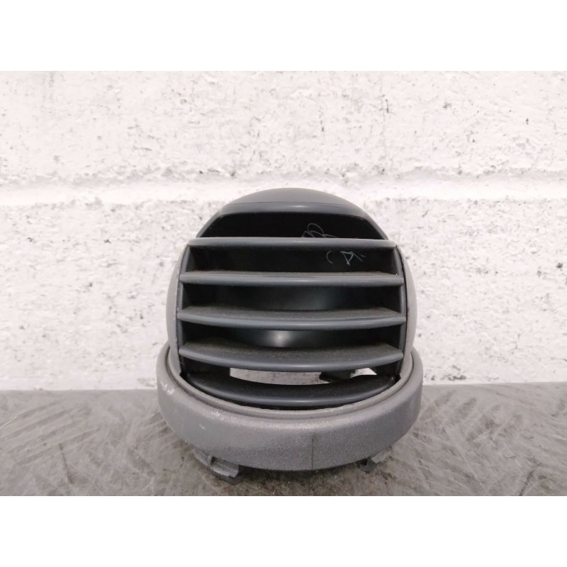 BOCCHETTA ARIA AREAZIONE ANT. SX SMART FORTWO W450 DEL 2001 COD. 0001155V008  2400000081388