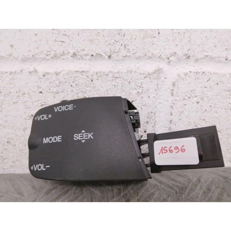 COMANDI RADIO AL VOLANTE SX FORD FOCUS DEL 2008 COD. 758709  2400000082156